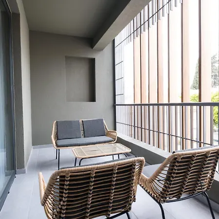 Olympia Suites V Studio Apartments *